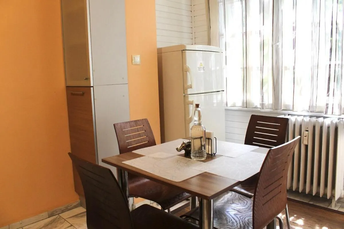 Apartment Near Ndk Biairbnb 소피아