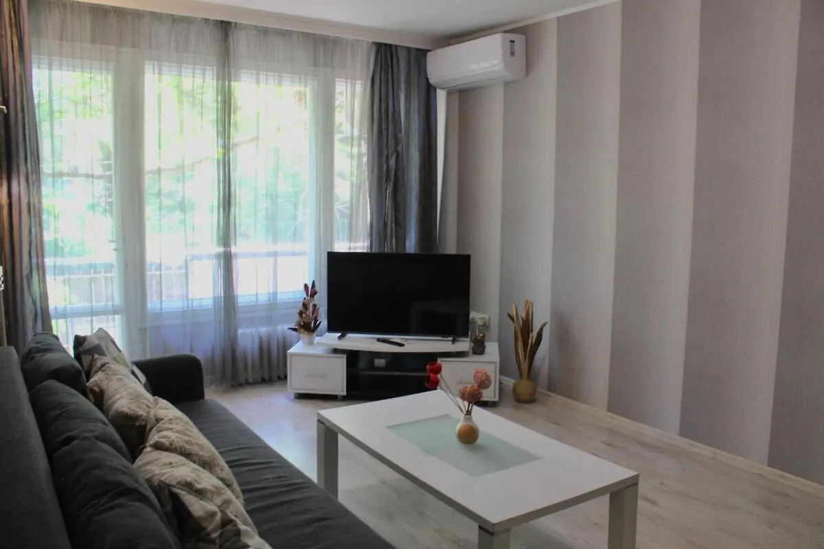 Apartment Near Ndk Biairbnb 소피아