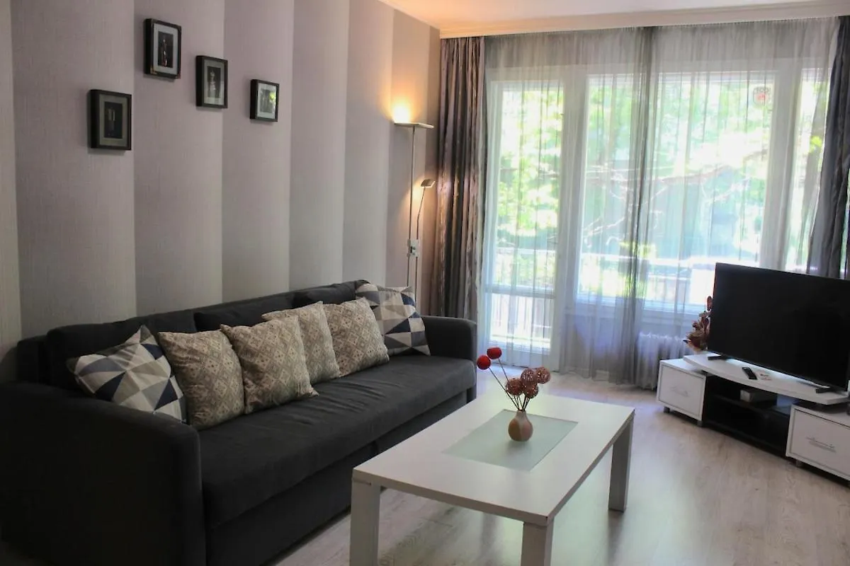 Apartment Near Ndk Biairbnb 소피아